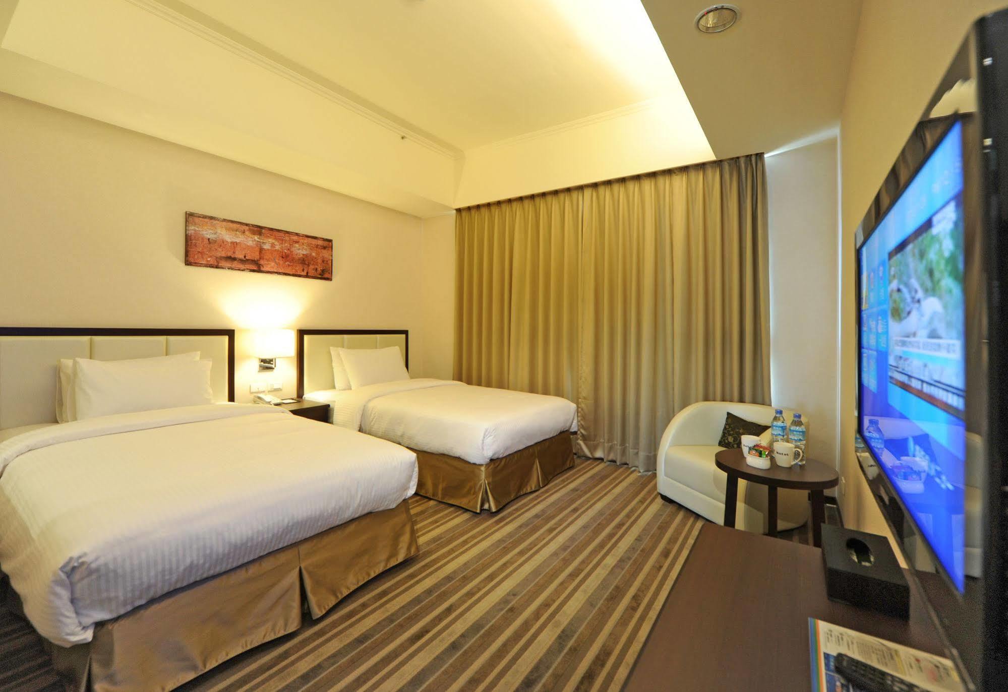 F Hotel - Hualien Kültér fotó